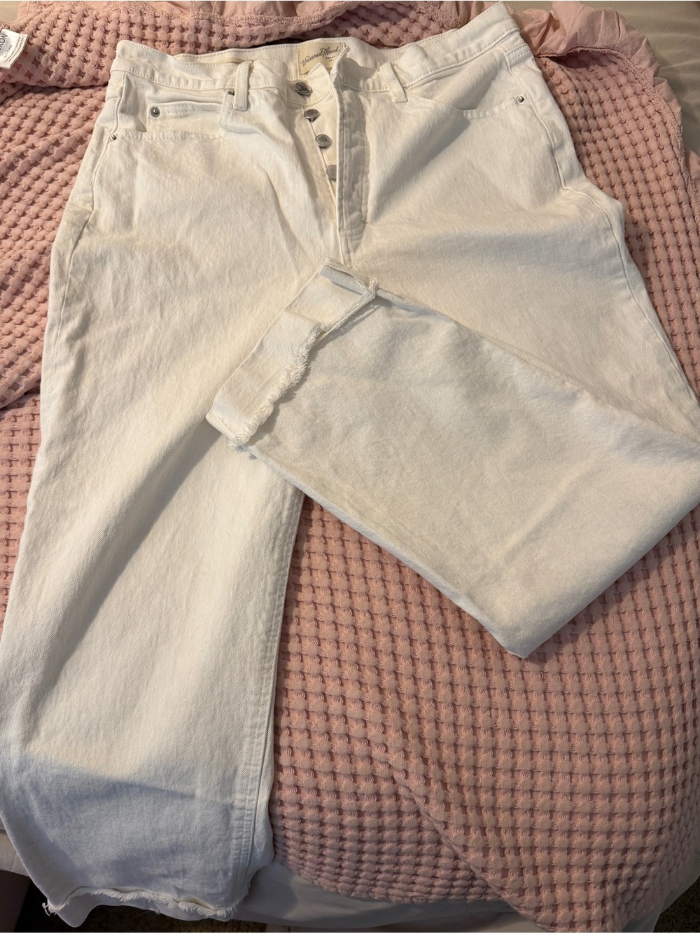 Universal Thread White High-Rise Straight Leg Jeans